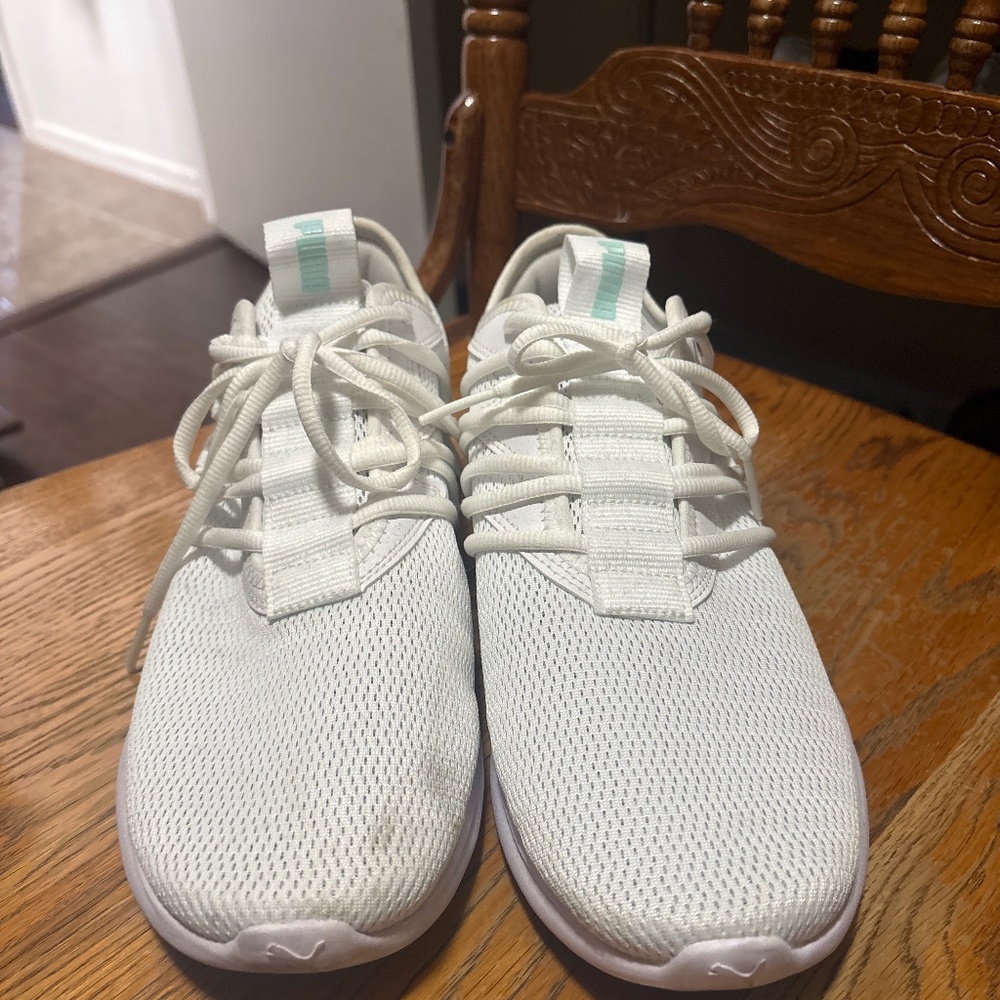 Womens Puma sneakers